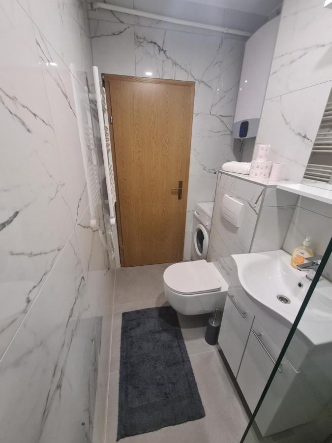 Apartman Yellow - Self Check In Осиек Екстериор снимка