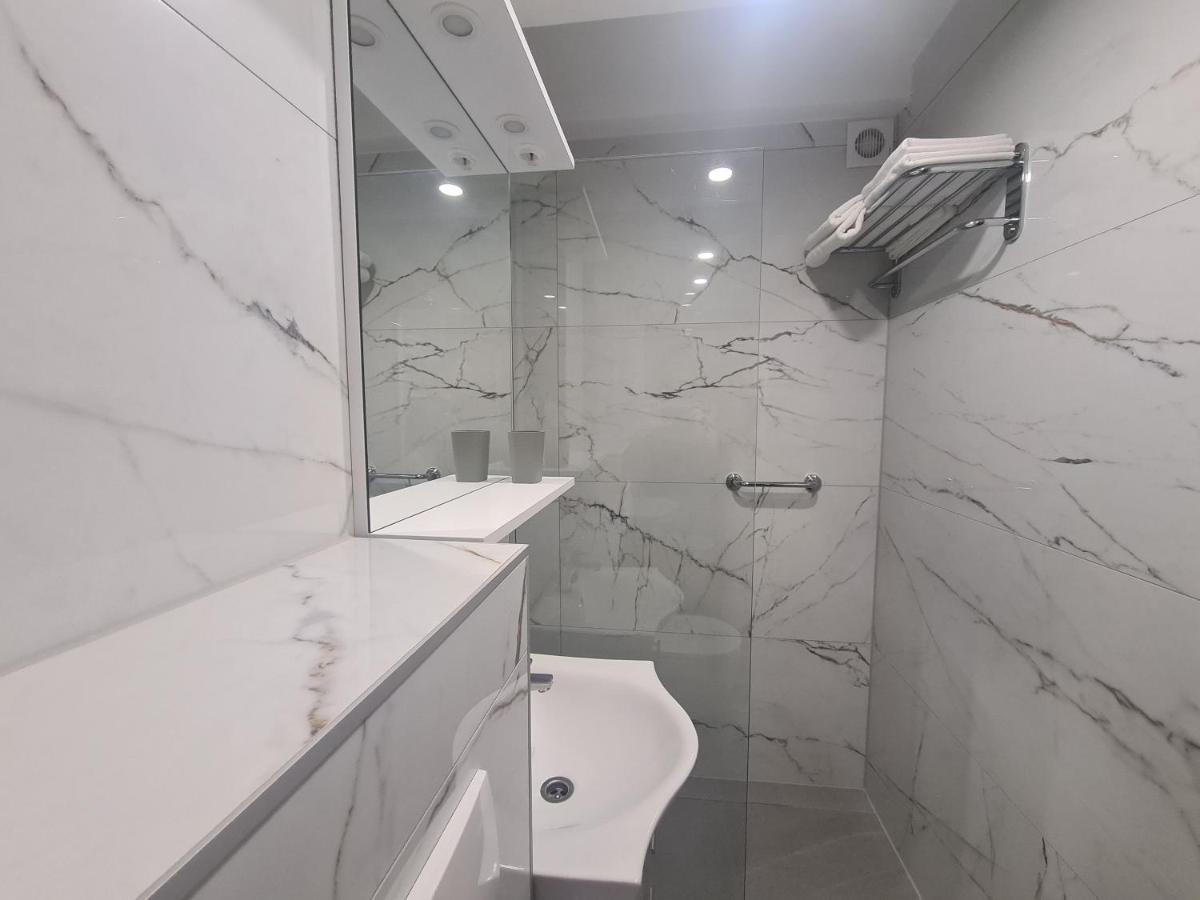 Apartman Yellow - Self Check In Осиек Екстериор снимка