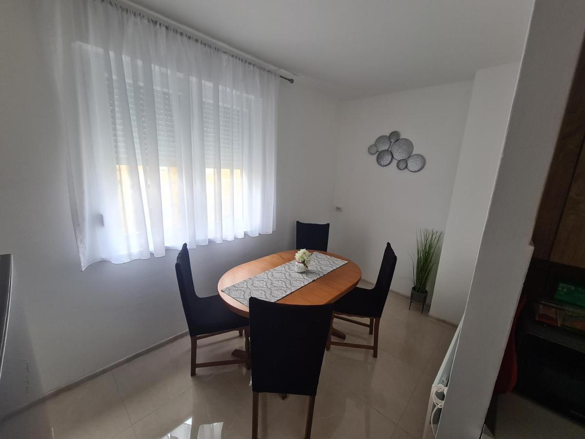 Apartman Yellow - Self Check In Осиек Екстериор снимка